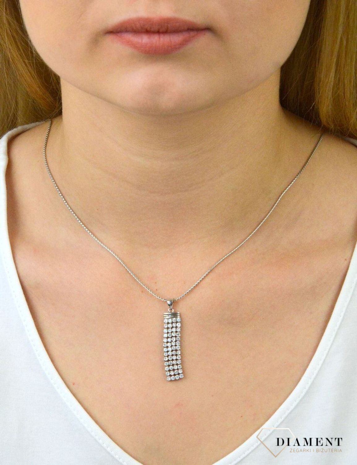 Srebrny łańcuszek ozdobna lineczka AP012-0691 925 1mm. Srebrny łańcuszek lineczka. srebrny łańcuszek ozdobny splot. Srebrny łańcuszek damski. Łańcuszek idealny na prezent (1).jpg